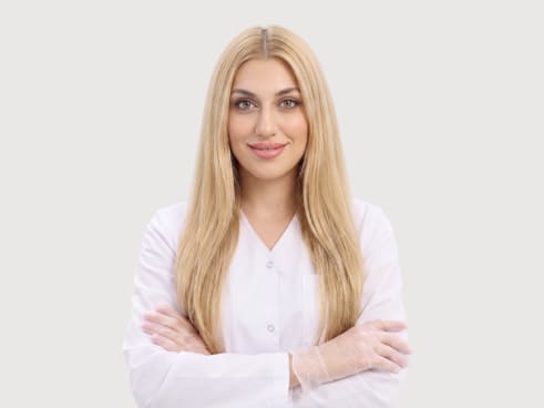 Врачи